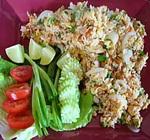 Khao phat, arroz frito thai.