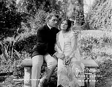 Forrest Stanley y Lenore Ulrich en The Heart of Paula (1916)