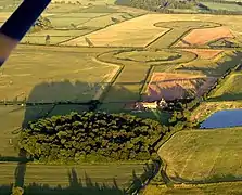 Henge neolítico.Henges Thornborough en Yorkshire del Norte, Reino Unido.