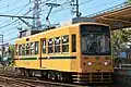 Coche 7022, en la estación Estación Arakawa-Shakomae, con su último esquema.