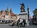 La Grand-Place, el beffroi y la catedral.