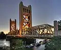 Tower Bridge en Sacramento, California, Estados Unidos.