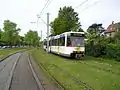 Tranvía acercándose a la estación de De Haan.