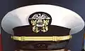 Gorra de un capitán de corbeta (Lieutenant Commander) de la US Navy.
