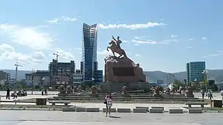 Estatua de Damdin Sükhbaatar en la plaza homónima