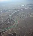 Vista aérea del curso del río Ural, entre Oral y Atyrau (Kazajistán)