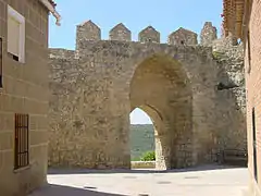 Puerta de la Villa en la muralla por la parte sur.