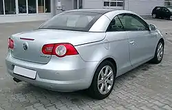 Trasera de un Volkswagen Eos.