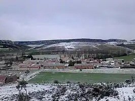 Vista de la localidad nevada