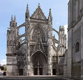 Fachada de la iglesia abacial de la Trinidad de Vendôme