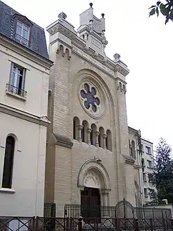 Sinagoga de Versalles (1884-1886), de Alfred-Philibert Aldrophe