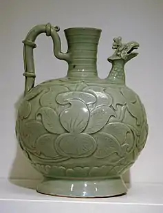 Jarra de Yaozhou. Celadon esmaltado gris de gres, decorado con patrones y grabado. Fin de las Cinco dinastías / Comienzo Song. Museo Guimet