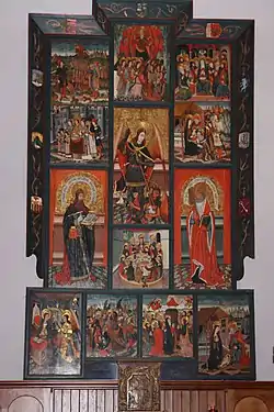 Vista completa del retablo gótico.