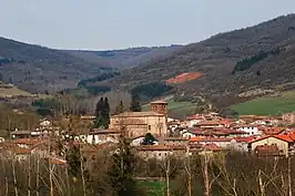 Vista de la localidad desde la vía verde