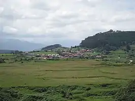 Vista de Prellezo desde el Cueto Marías.