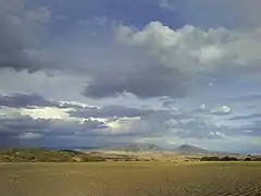 Llanos de Tula localizados al sur poniente del territorio.