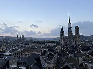 Panorámica de Ruan, con la catedral y la abadía.