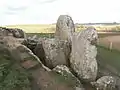 Entrada a la tumba con la última piedra.