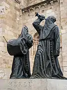 Monumento al Merlú, frente a la iglesia de San Juan de Puertanueva, obra del escultor zamorano Antonio Pedrero