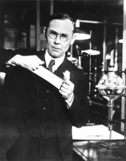 Wallace Carothers , inventor del nylon.