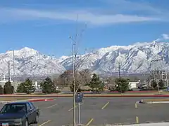 Vista de la cordillera desde el Jordan Campus del Salt Lake Community College.