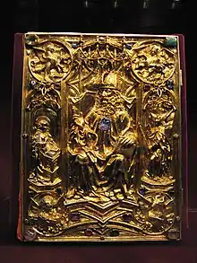 Cubierta de la tapa del evangelario utilizada en la coronación de los emperadores del Sacro Romano Imperio Germánico, fue reemplazada en 1500.