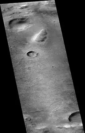 Coblentz Cráter, cuando visto por CTX cámara (encima Marte Reconnaissance Orbitador).