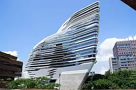 Jockey Club Innovation Tower en Hong Kong por Zaha Hadid, 2013