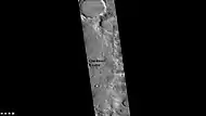 Lado oriental del Cráter Quenisset, tomada por CTX cámara (encima Marte Reconnaissance Orbitador).