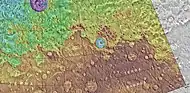 Mapa que muestra el cráter Rudaux y otros cráteres cercanos. Los colores muestran elevaciones.