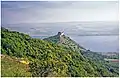 Ruinas del castillo de Děvičky sobre el embalse de Nové Mlýny