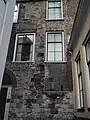 La Proosdij o casa del preboste, construida hacia 1130, es la casa de piedra más antigua de los Países Bajos