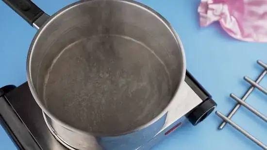 Cómo llenar una bolsa de agua caliente: 13 Pasos