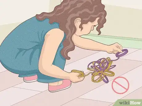 Cómo jugar al Dreidel: 6 Pasos (con imágenes) - wikiHow