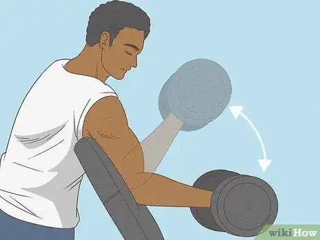 Cómo levantar pesas (con imágenes) - wikiHow  Rutinas de levantamiento de  pesas, Pesas, Ejercicios de entrenamiento
