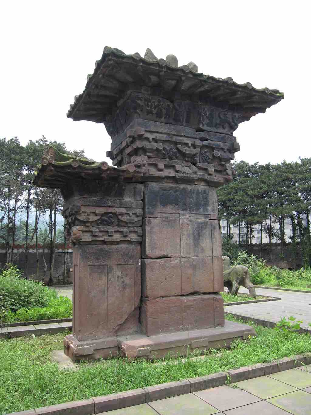 The Gaoyi Que, a stone-carved pillar-gate (que)