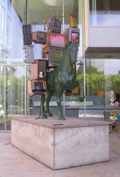 Pre-Bell-Man, statue in front of the Museum für Kommunikation, Frankfurt am Main, Germany