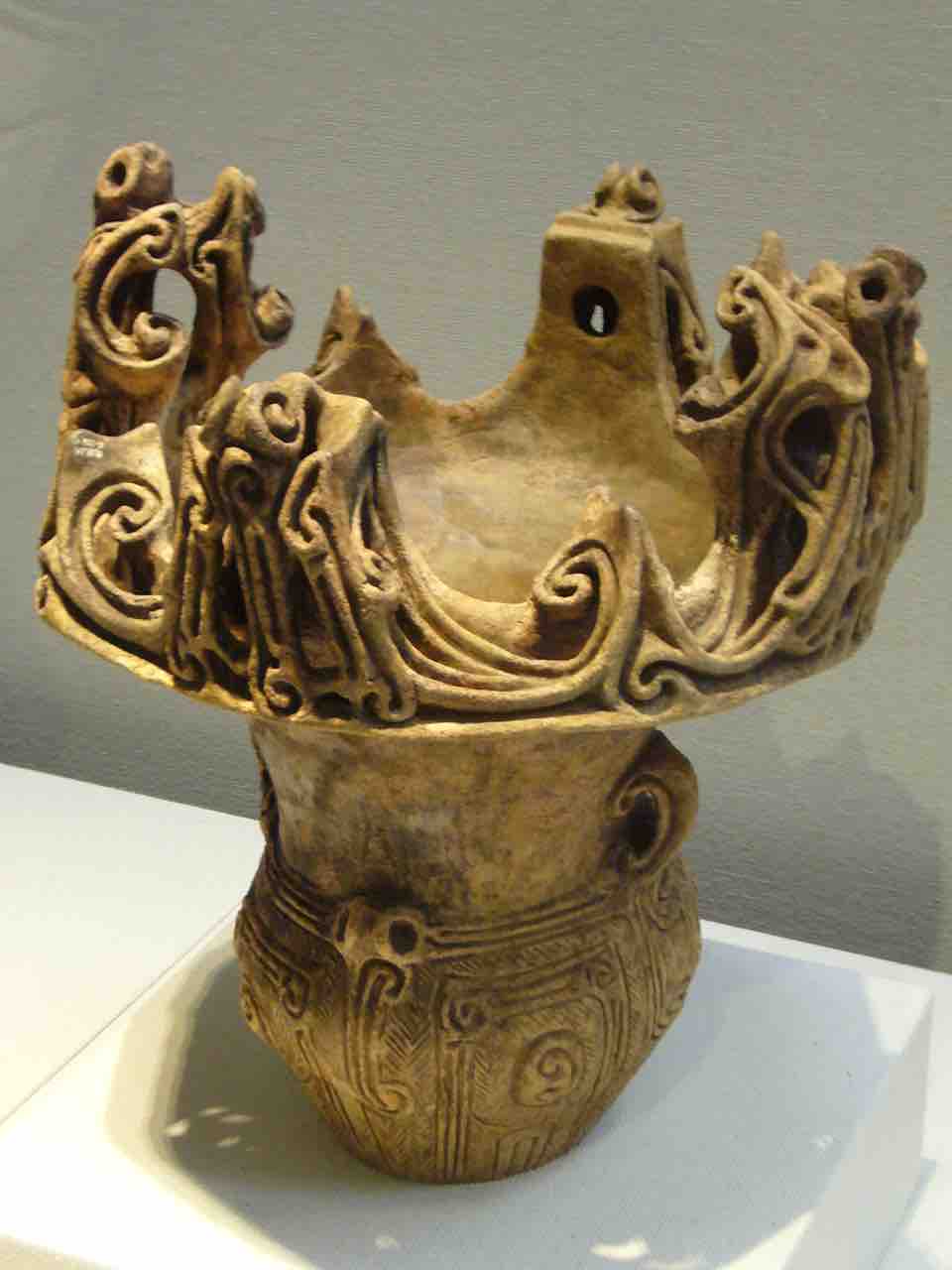 Crown-formed vessel from middle Jōmon period (3000-2000 BCE)