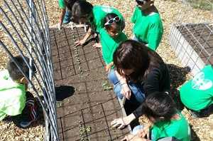 children gardening