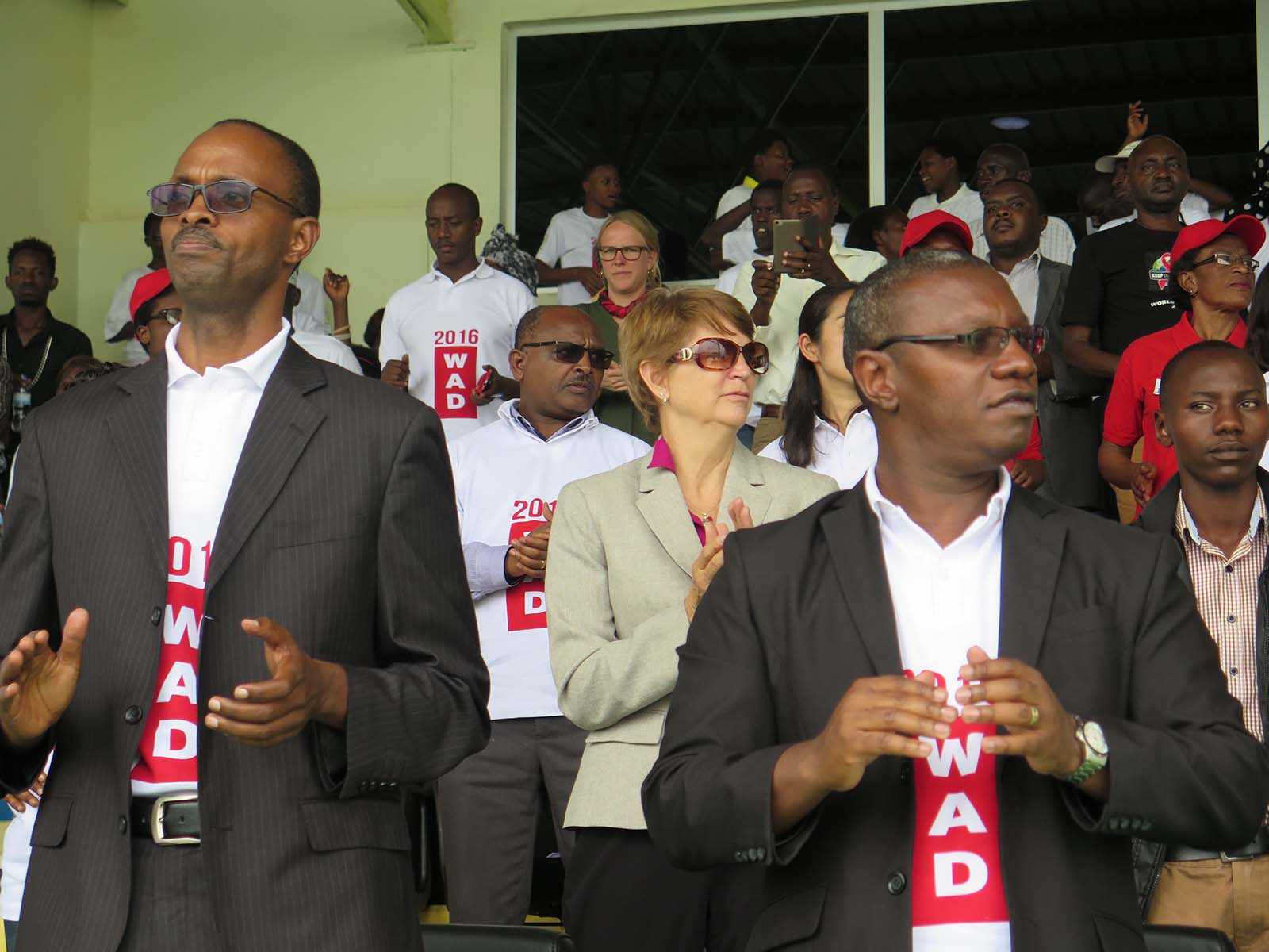 Dr. Ndimubanzi Min. of State for Health (r), Dr. MacDonald of CDC Rw (c) and Mr. Kamanzi of RBC (l) at the WAD ’16 