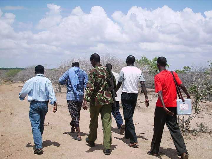 In areas of civil and military conflicts, children do not have access to health care because of a weakened (and in some cases absent) health care infrastructure. Vaccination teams still attempt to reach every child in these areas – sometimes referred to as “fragile states”. In Kenya, vaccination teams are accompanied by militia to ensure access to restricted areas and provide protection along the way.  