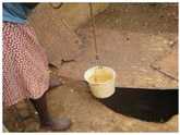 	Image of Haitian women with water bucket