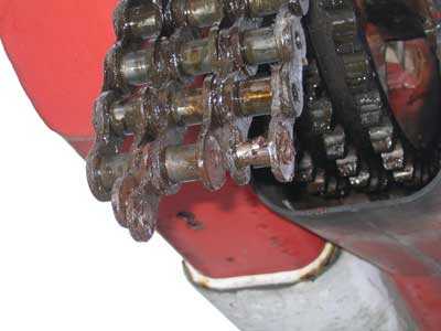 Broken section of boom actuating chain