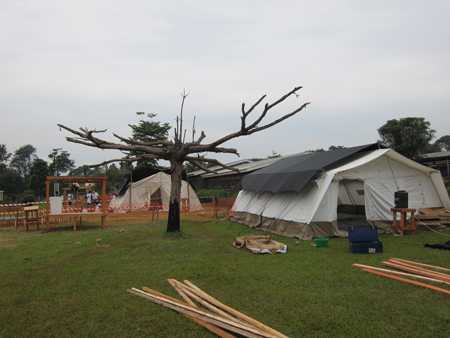 Hospital temporal en construcción en África