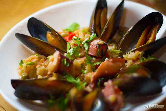 Imagen titulada Cook Seafood Paella Step 11