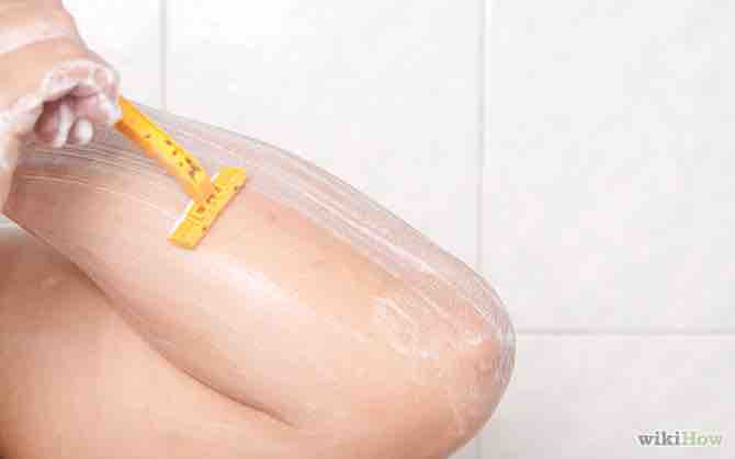 Imagen titulada Shave Your Arms Step 6