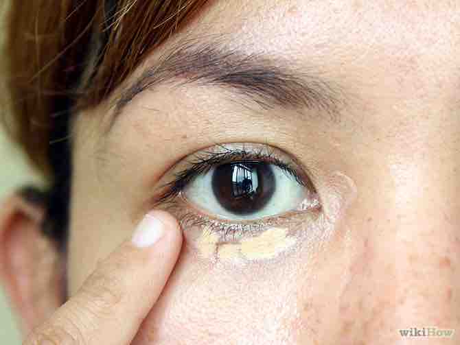 Imagen titulada Conceal Dark Circles Under the Eyes Step 4