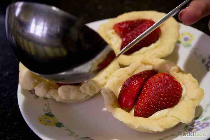 Imagen titulada Make Strawberry Tarts Step 14