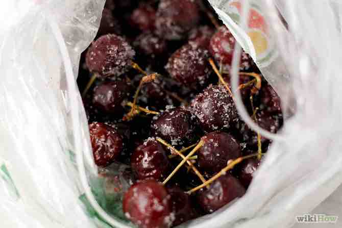 Imagen titulada Eat Cherries Step 3