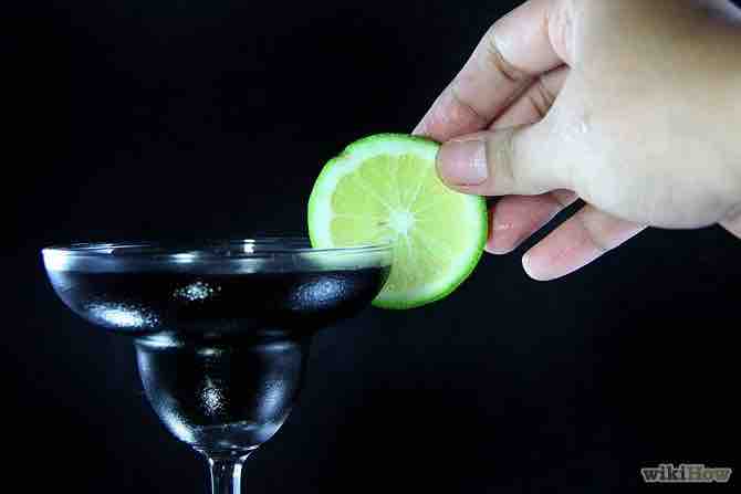 Imagen titulada Make a Black Margarita Step 4